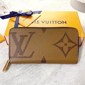 ❌SOLD❌ LOUIS VUITTON Giant Monogram Reverse Canvas Zippy Wallet